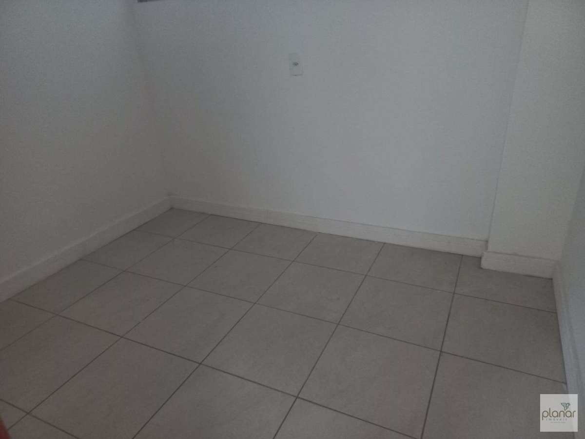  - Apartamento para alugar em Petrópolis, Itaipava, com 3 quartos, 77m²