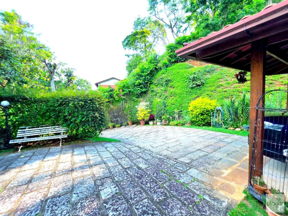 Casa à venda com 4 quartos - Nogueira,Petrópolis