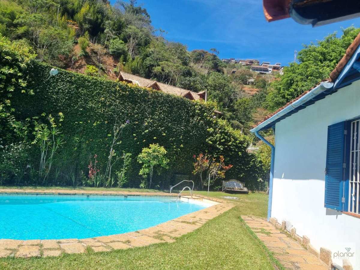 Casa à venda com 4 quartos - Nogueira,Petrópolis